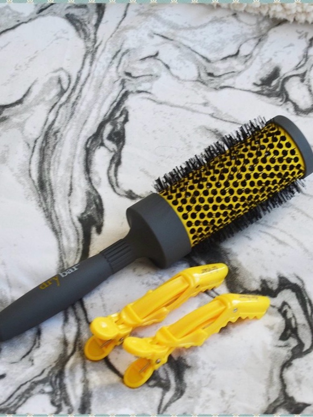 NWOT Drybar Full Pint Medium Round Ceramic Brush and Hold Me Hair Clips